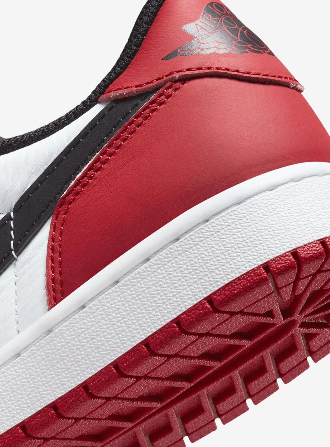 Jordan 1 Retro Low OG Black Toe