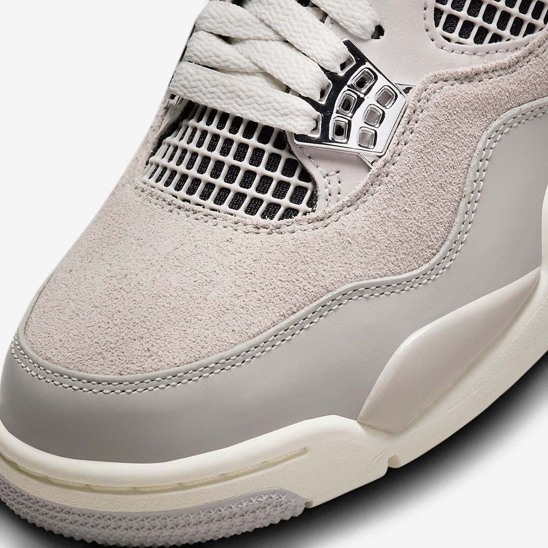 Jordan 4 Retro Frozen Moments