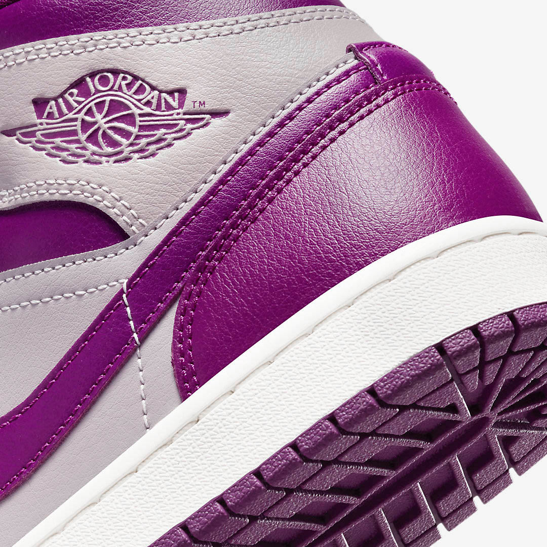 Jordan 1 Mid Magenta (2022)