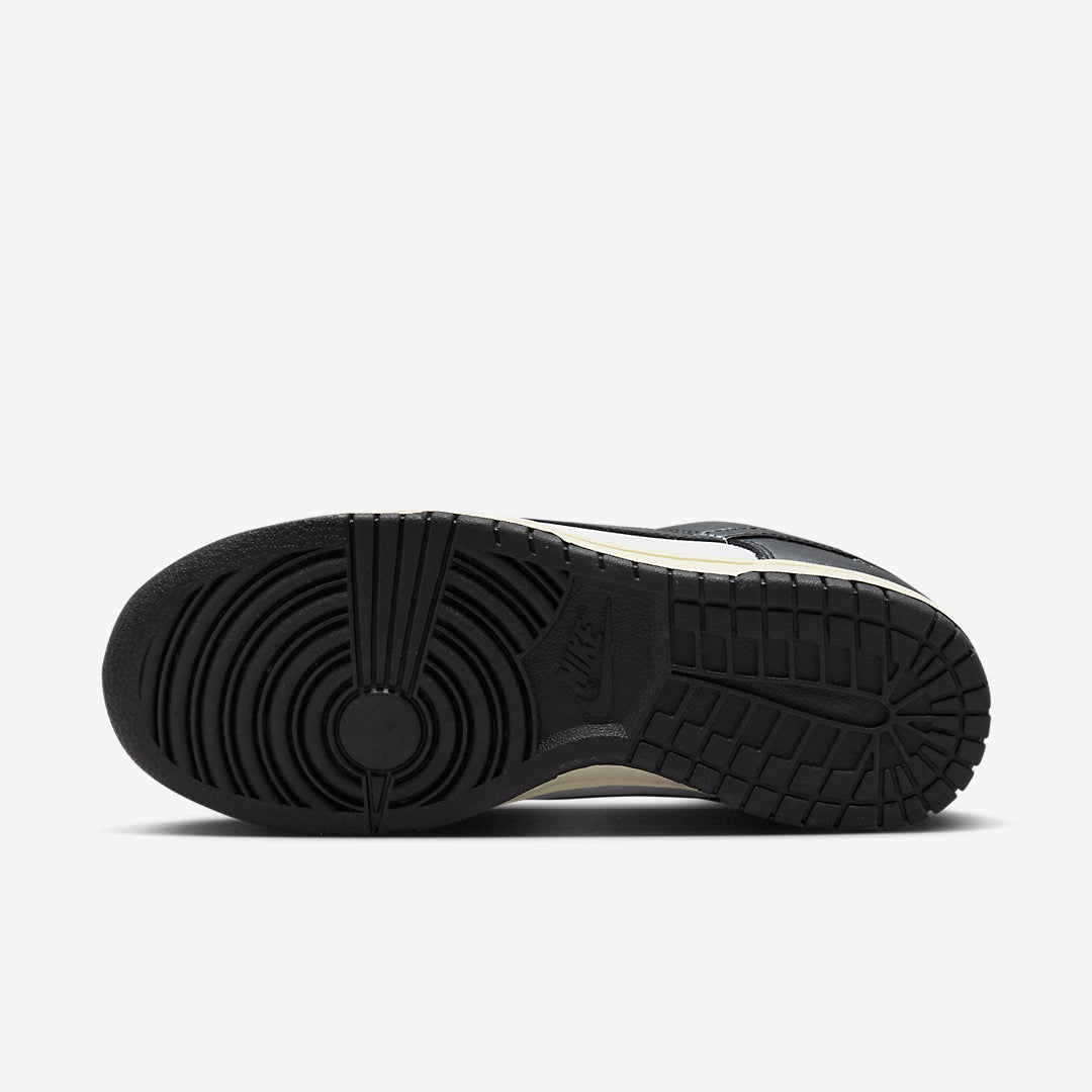 Nike Dunk Low Vintage Panda