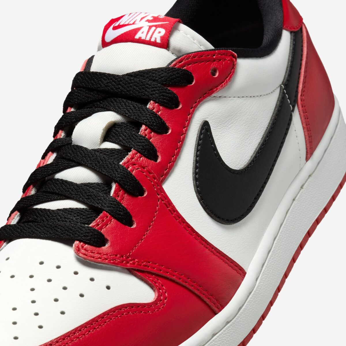 Jordan 1 Retro Low OG Chicago (2025)