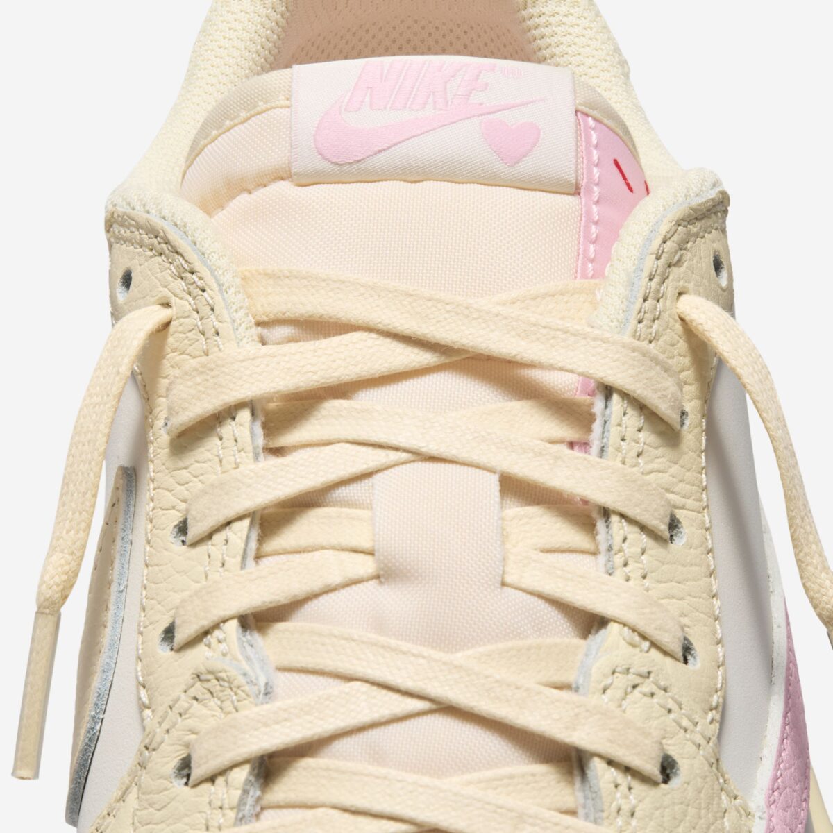 Jordan 1 Retro Low OG SP Travis Scott Shy Pink