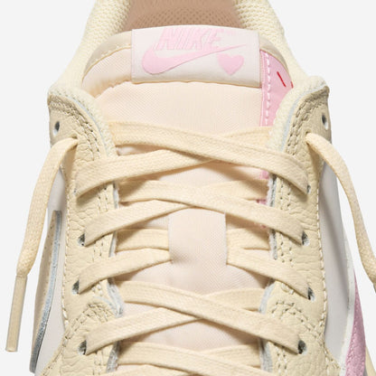Jordan 1 Retro Low OG SP Travis Scott Shy Pink